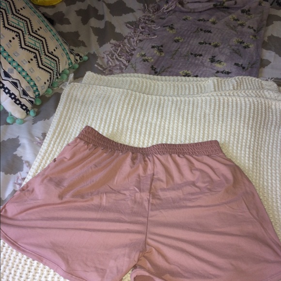 Peach shorts new with tags - Picture 2 of 2
